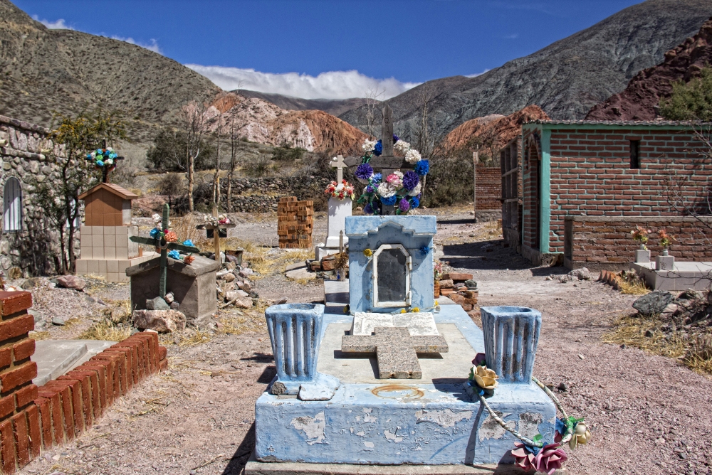 "Campo santo en Purmamarca" de Manuel Raul Pantin Rivero