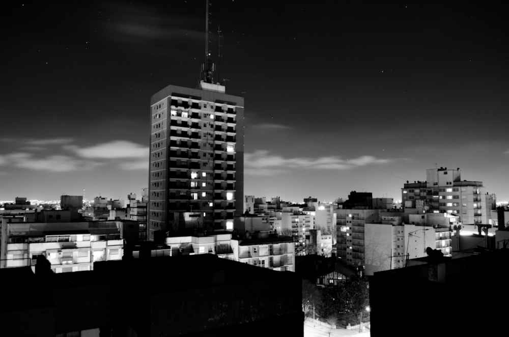 "Nocturna en la terraza (frio)" de Imanol Insaurralde