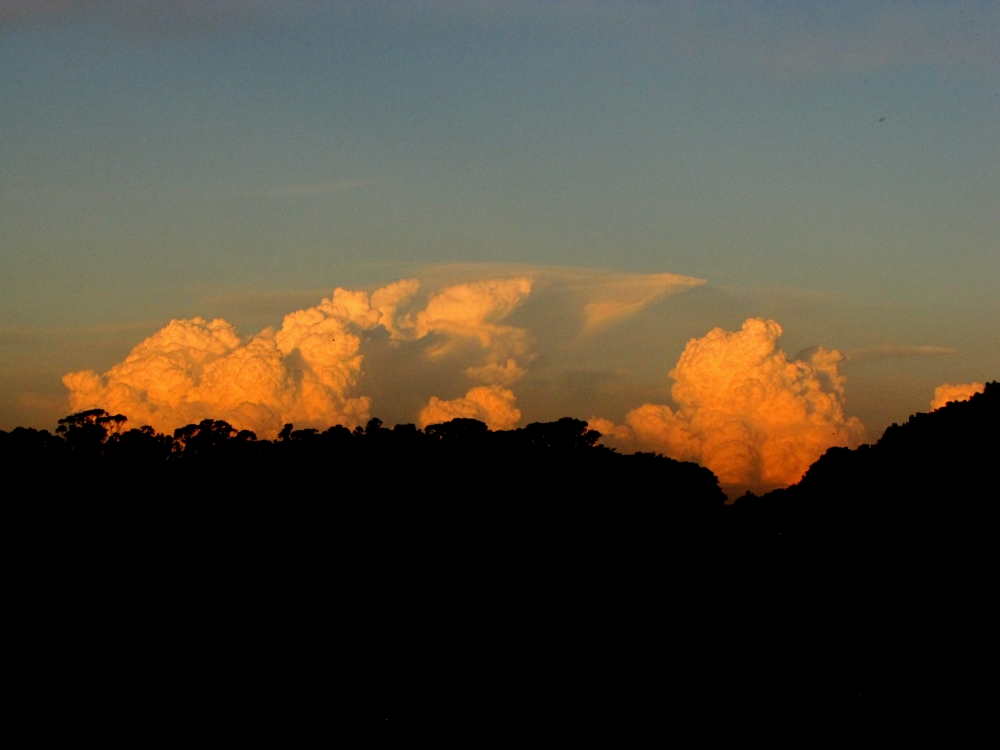 "Cumulus Nimbus" de Juan Britez