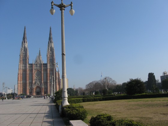 "Catedral de La Plata-Una visita de Fe" de Gloria Fernndez