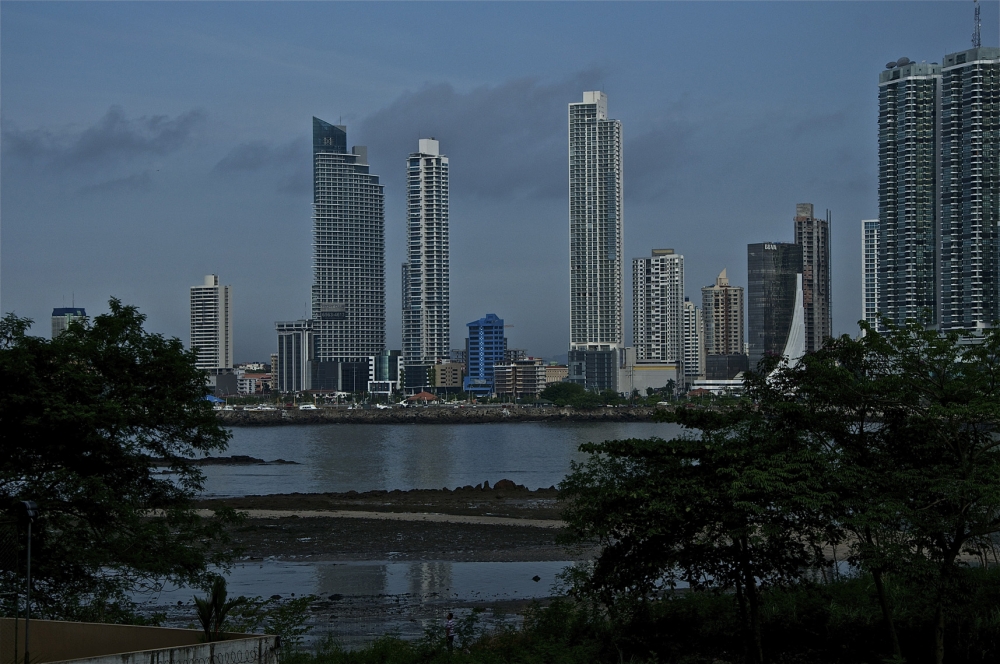 "Desde la bahia de panama..." de Marcelo Nestor Cano