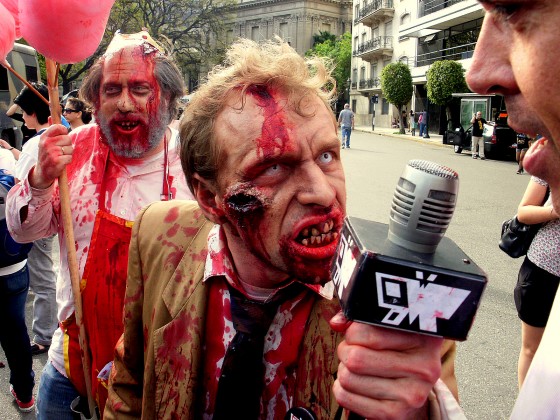 "reportero zombie" de Carlos Fabian Martinez