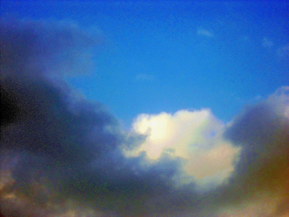 "Cielo , Humo y Nube ." de Maria Calvo