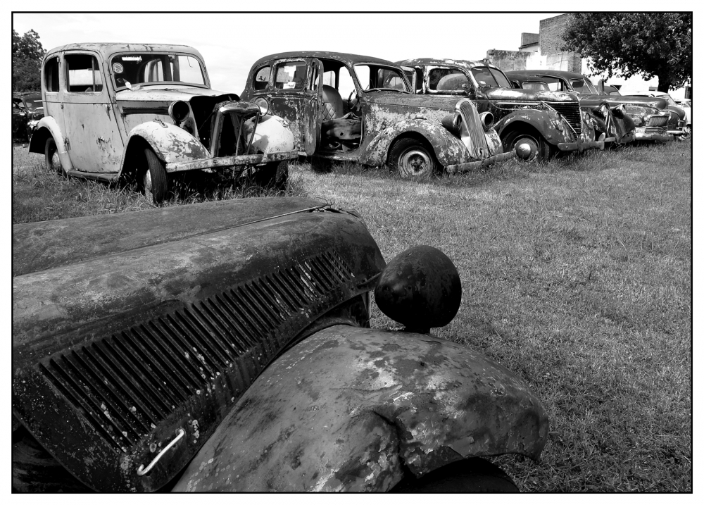 "Estacionados en el tiempo" de Julio Strauch