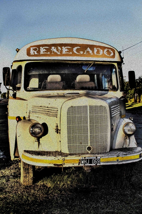 "Renegado, el terror de las carreteras" de Carlos Gianoli