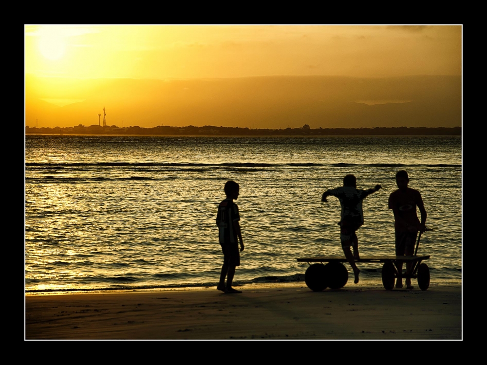 "juegos de mar" de Jose Luis Anania