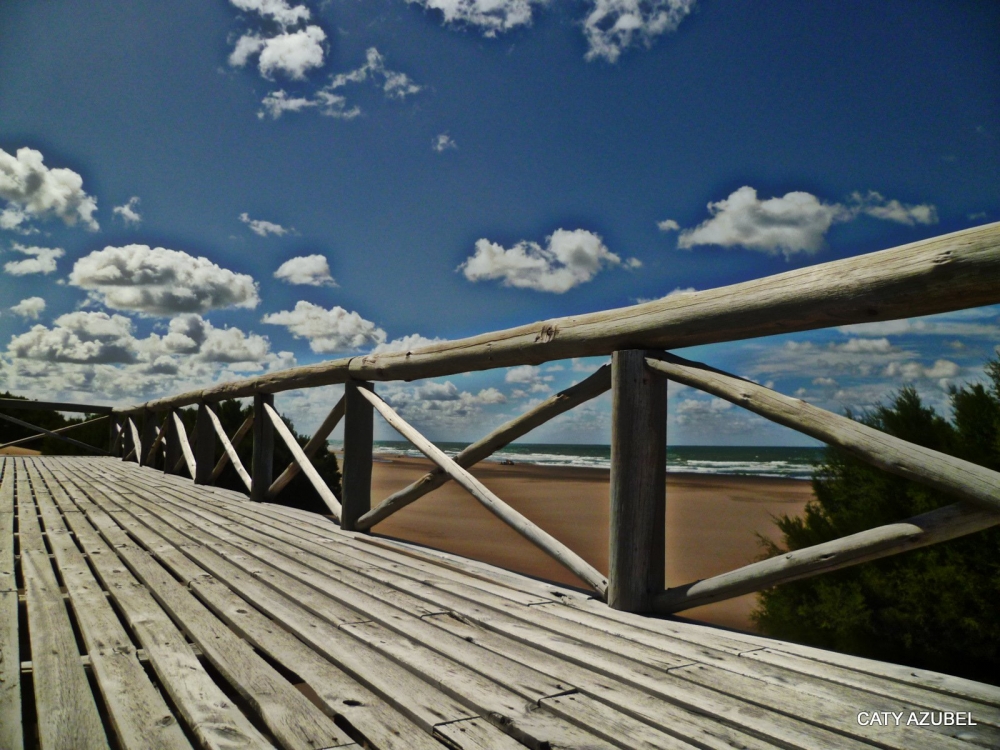 "frente al mar" de Caty Azubel