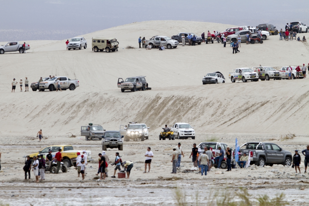 "Espectadores. Dakar 2013." de Mario Tizn