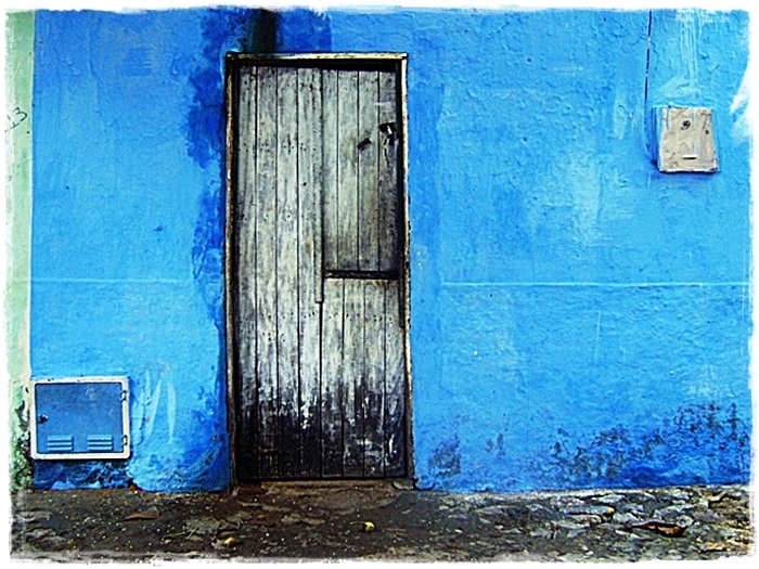 "De un lindo azul" de Valeria Montrfano