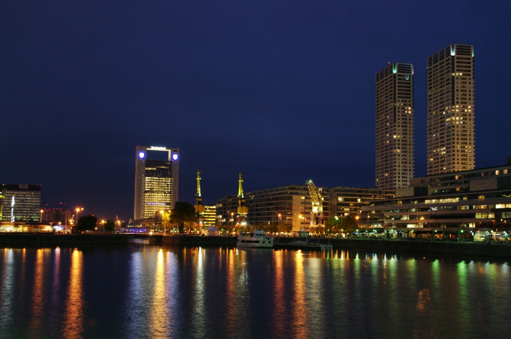 "Puerto Madero" de Ricardo Luis Zedler