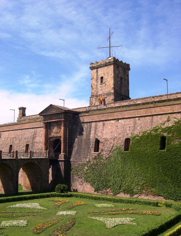 "Enamorada del muro" de Luis Fernando Somma (fernando)