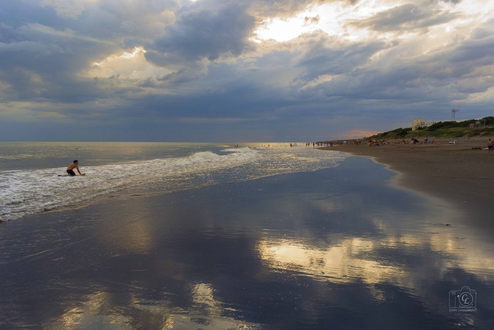 "Reflejos de mar" de Carlos Larandaburu