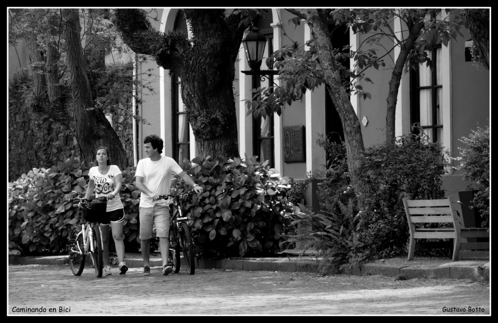 "Caminando en Bici" de Gustavo Botto