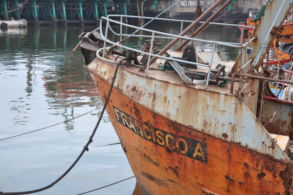 "barcos de pesca . . ." de Jose Alberto Vicente