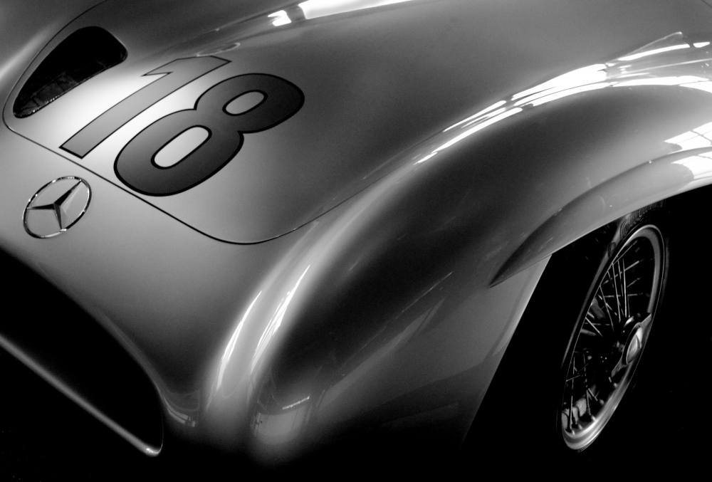 "Homenaje a Don Juan M. Fangio -Mercedes Benz W196" de Gaston E. Polese