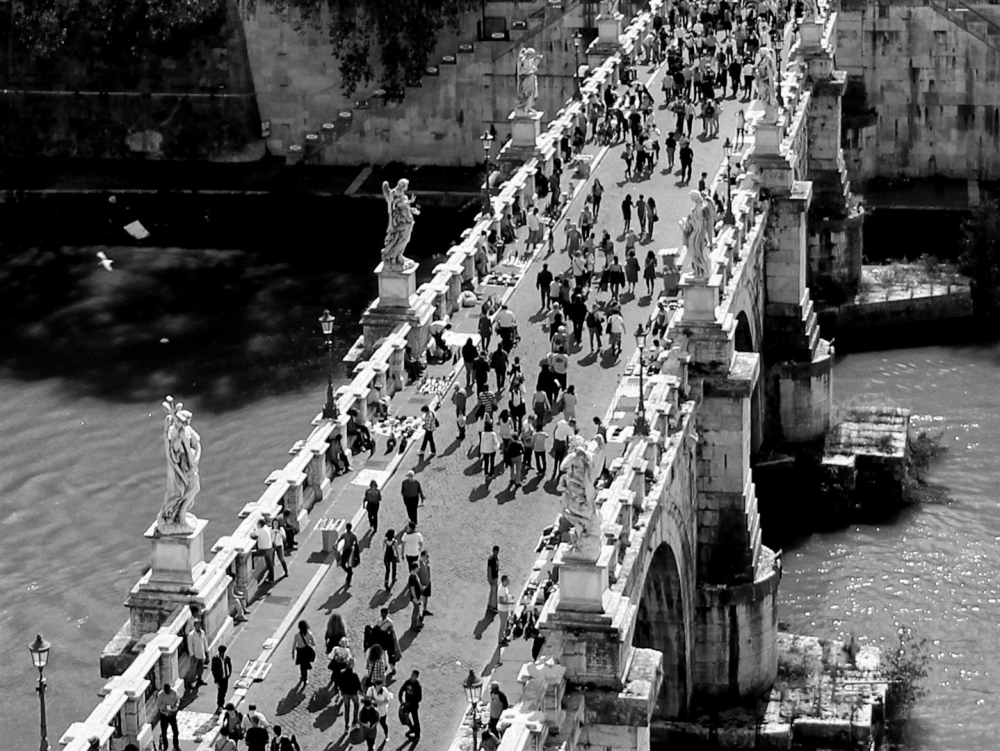 "Cruzando el Tiber" de Mario Abad