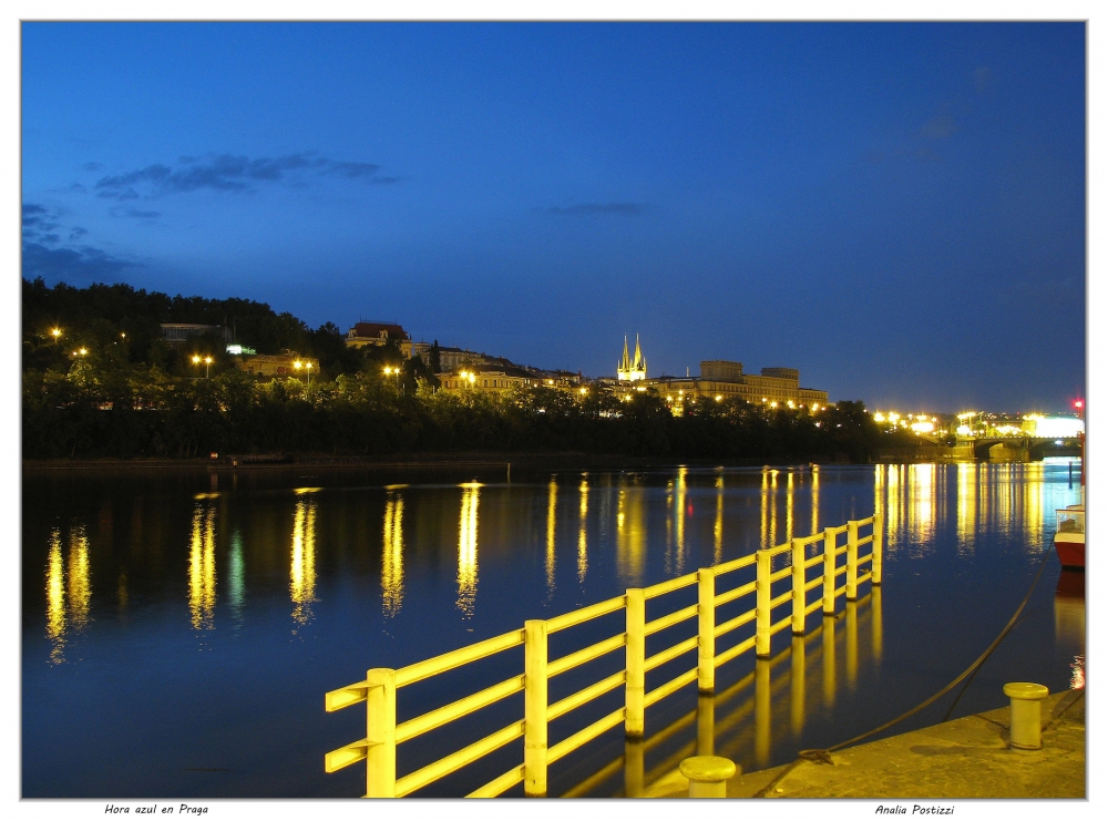 "Hora azul en Praga" de Analia Postizzi