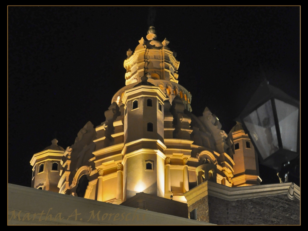 "De la Catedral de Crdoba capital" de Martha A. Moreschi