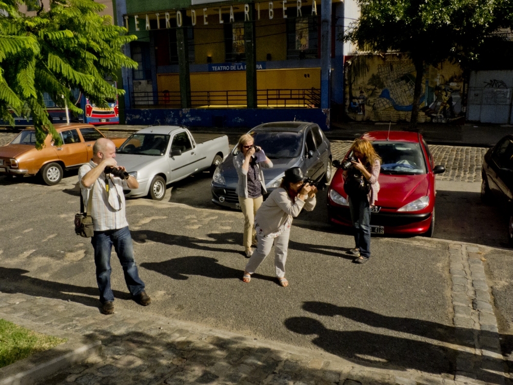 "Fotgrafos en La Boca" de Cristina Wnetrzak