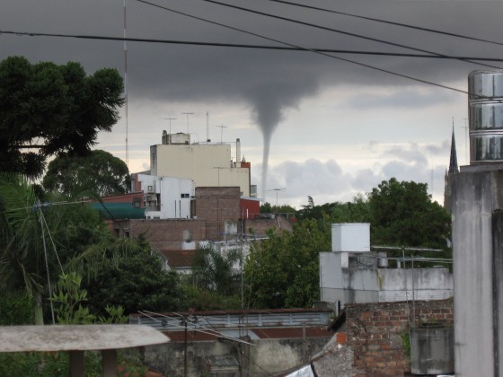 "Tornado" de Osvaldo E. Portillo