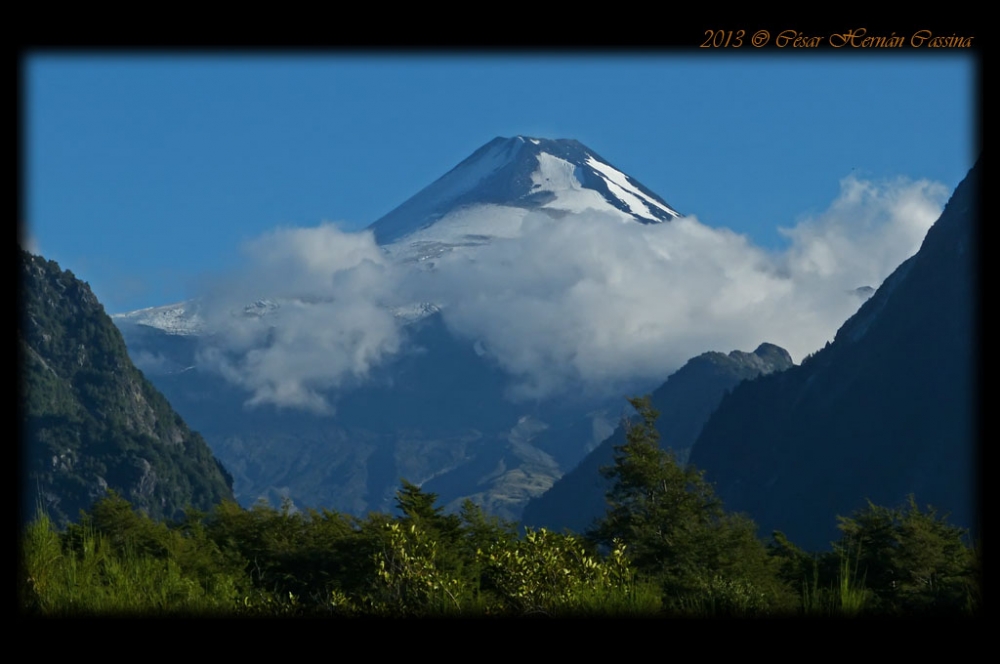 "Vn. Villarrica" de Csar Hernn Cassina