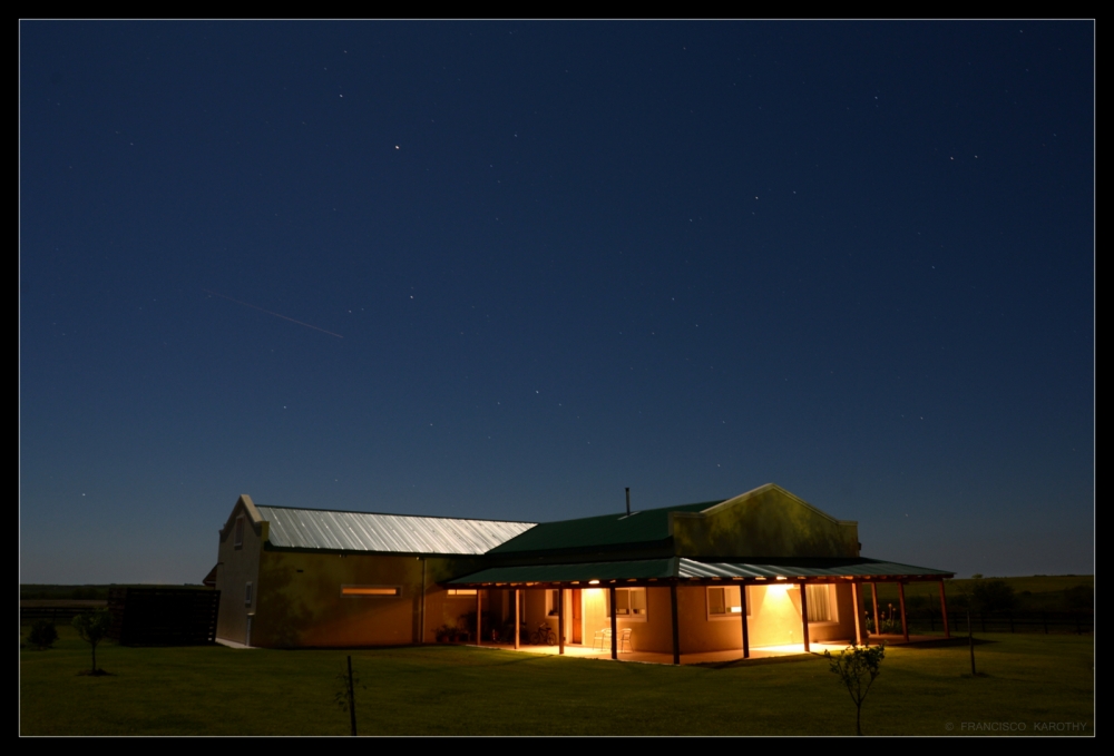 "Una noche en el campo" de Francisco Karothy