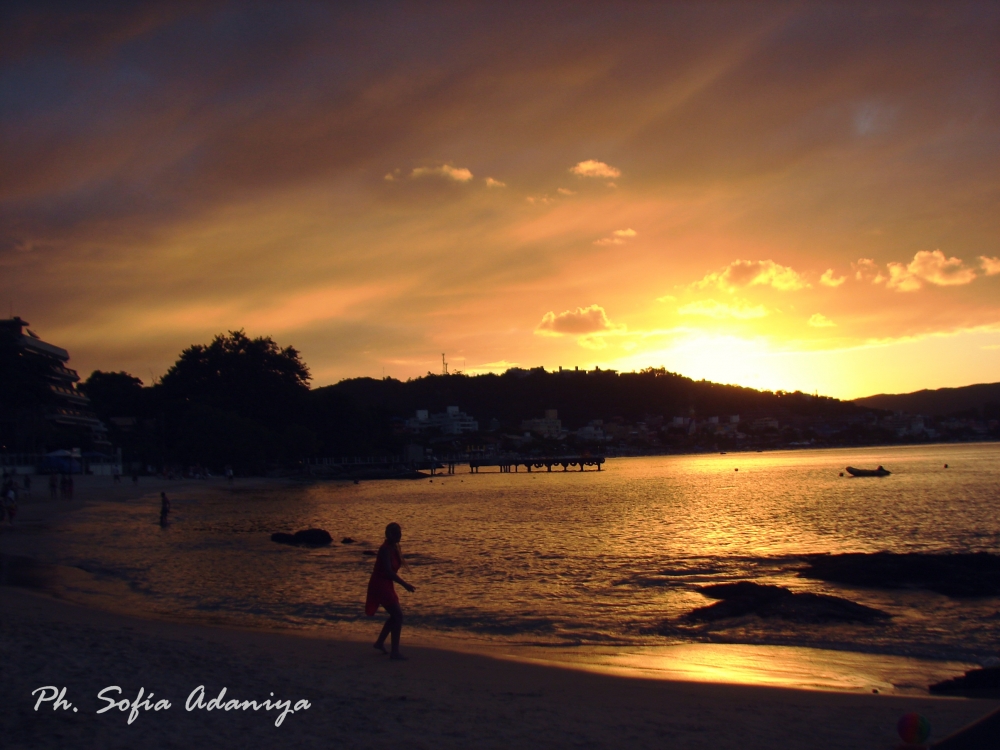 "Quando chega o entardecer.." de Sofa Adaniya