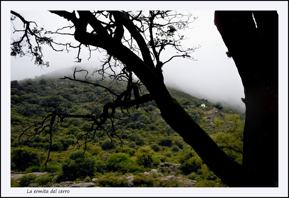 "La ermita del cerro" de Alejandra Di Sipio