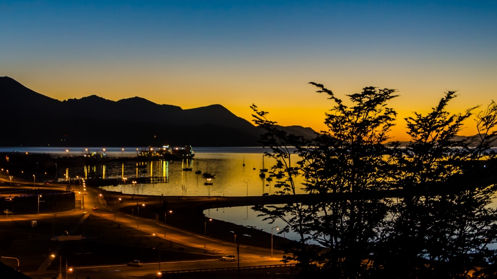 "Amanecer en Ushuaia" de Hctor Fassi