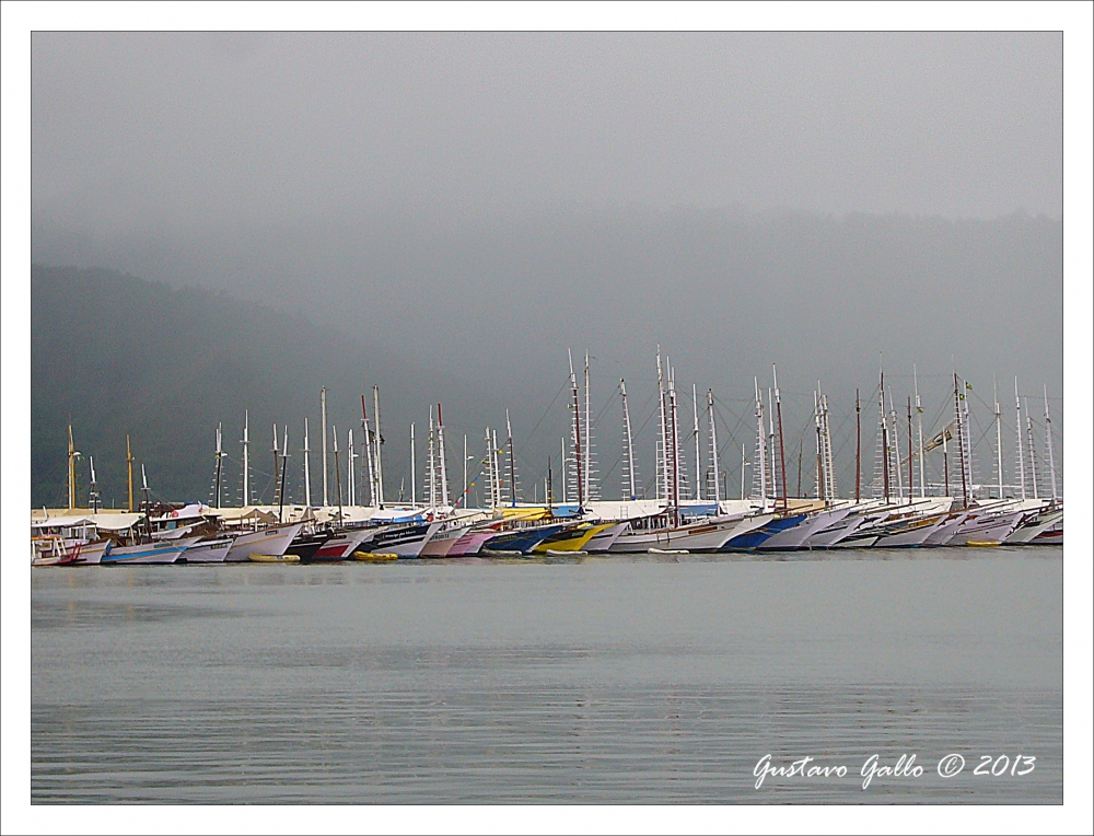 "marinas em Paraty" de Gustavo Gallo