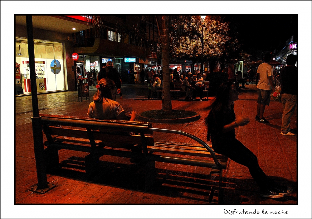 "Disfrutando la noche" de Vero C. Tonnelier