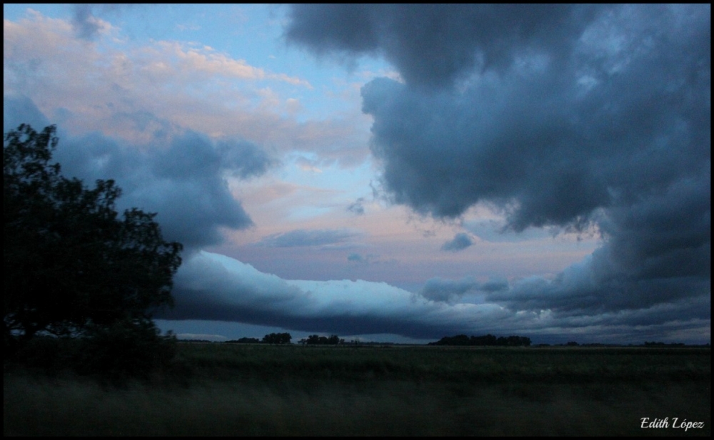 "Ocaso en la Ruta 3" de Edith E. Lpez