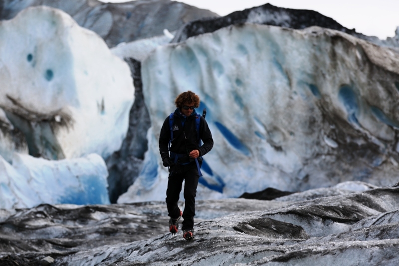 "Caminando el Glaciar..." de Dellfor Marcelo Sabalette