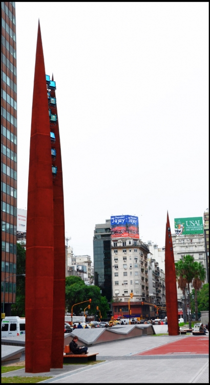 "Lectura frente al Colon" de Jorge Vicente Molinari