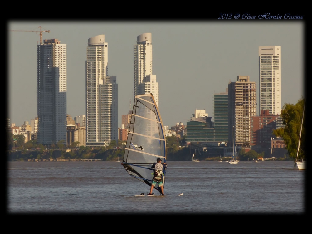 "Wind surf en el paran" de Csar Hernn Cassina