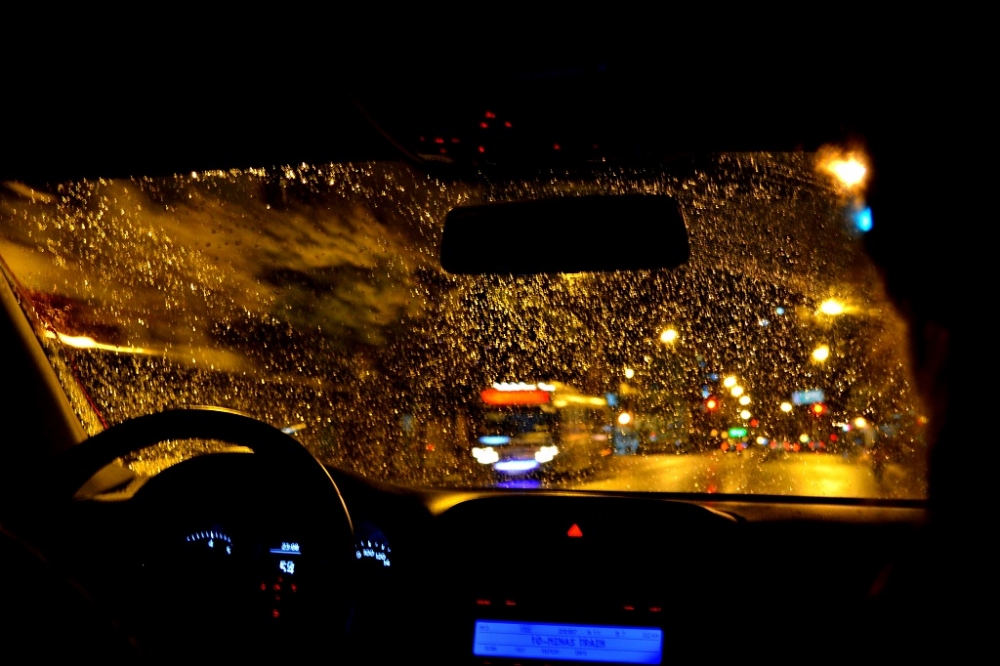 "noche de lluvia" de Mercedes Orden