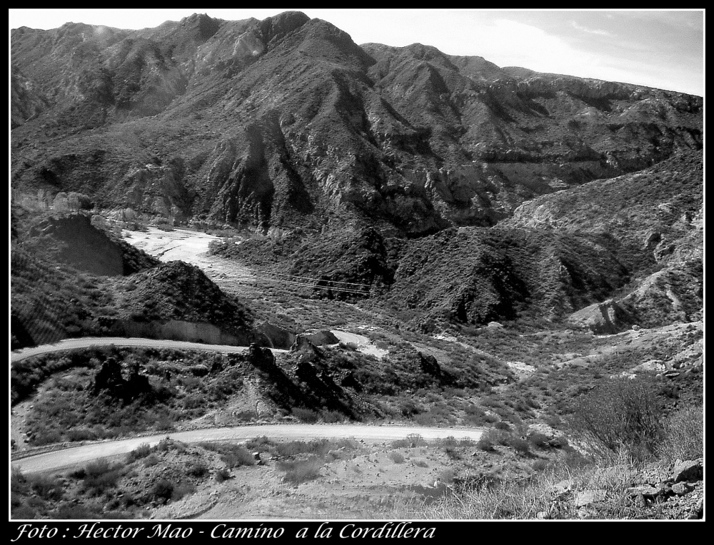 "Camino a la Cordillera" de Hector Mao