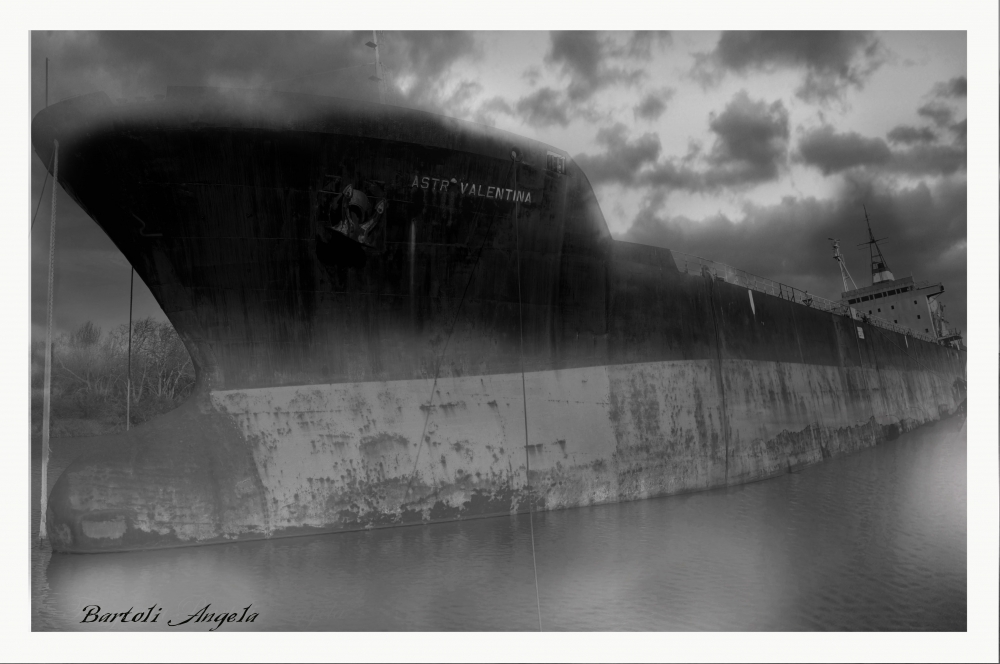 "El Barco Fantasma" de Angela R. Bartoli