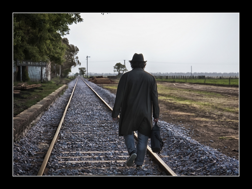 "hombre del riel" de Jose Luis Anania