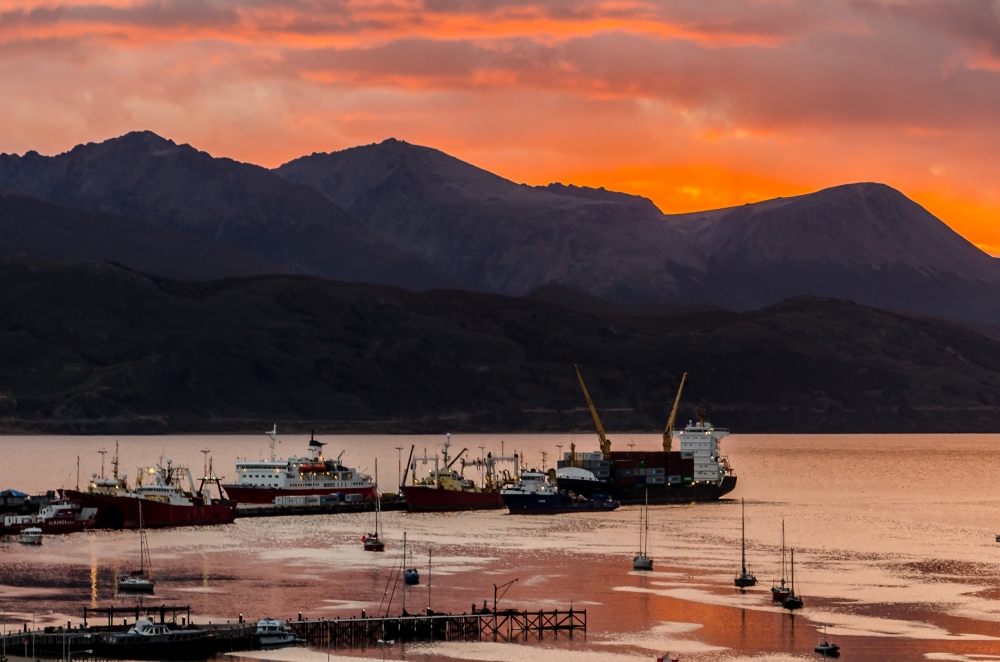 "Puerto de Ushuaia" de Hctor Fassi