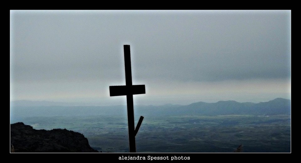 "All, dnde descansan los rezos ..." de Alejandra Spessot