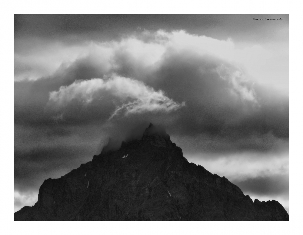 "Monte Olivia - Ushuaia" de Marina Larramendy