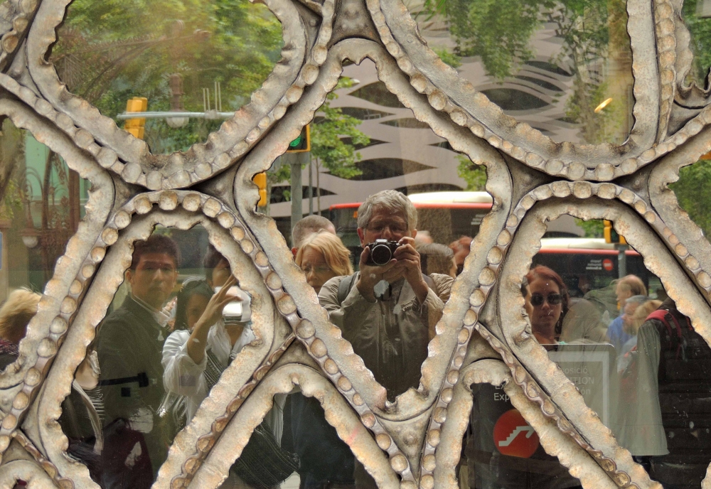 "Aotorretrato en la Pedrera`" de Ricardo Lagrange