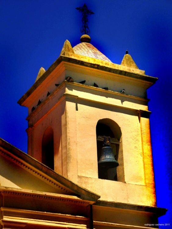 "La iglesia de la Villa" de Hctor Rodrguez Cacheiro