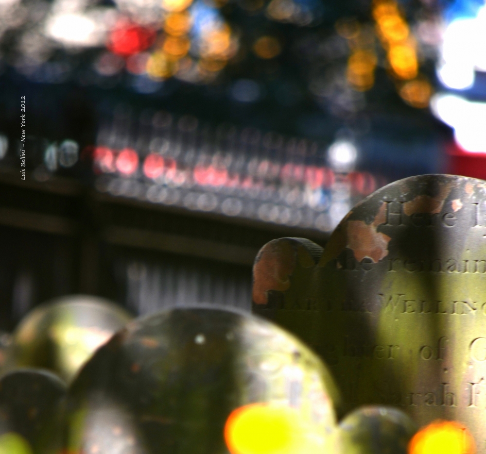 "Cementerio en NYC" de Luis Alberto Bellini