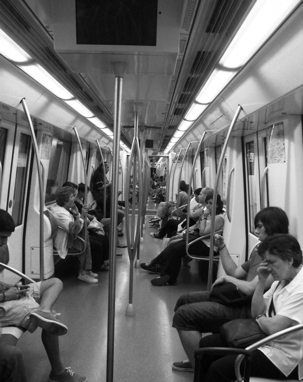 "Metro moderno de noche" de Luis Fernando Somma (fernando)