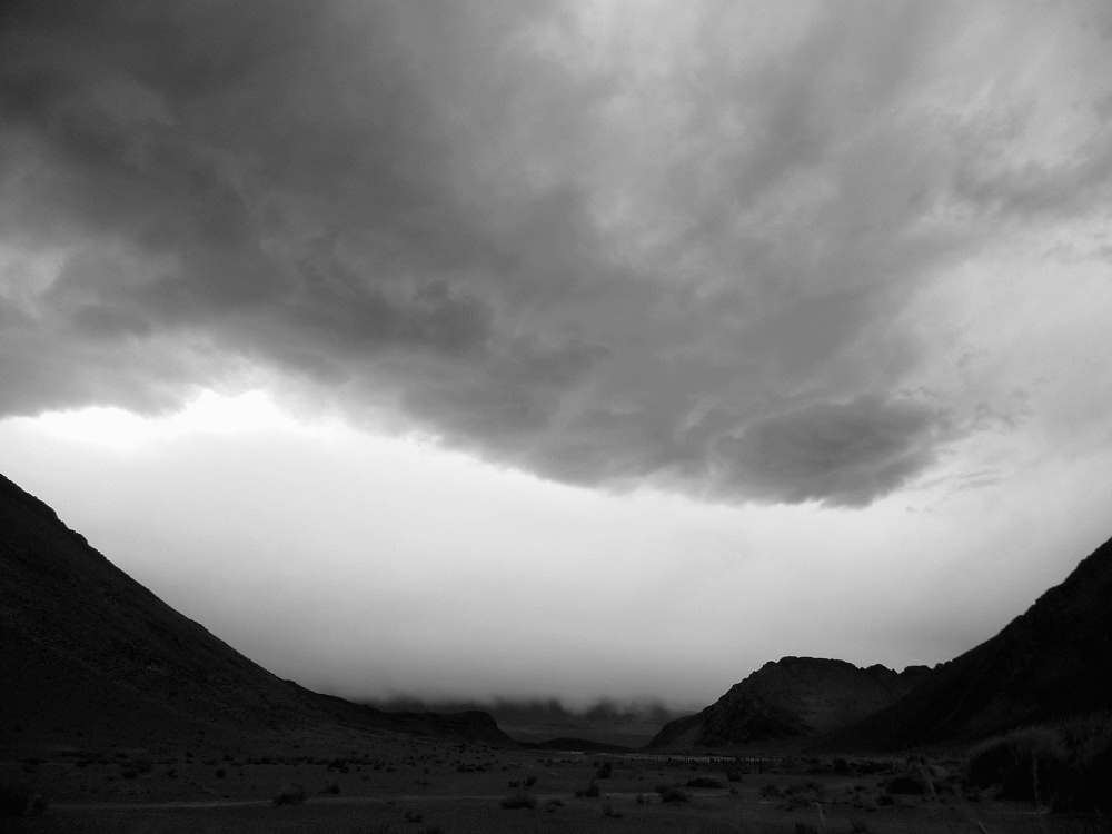 "tormenta al oeste" de Marcos Pedro Escudero