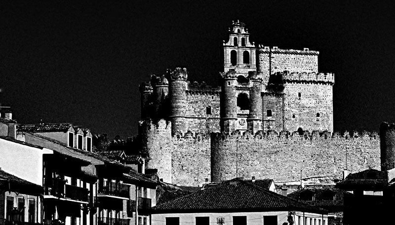 "Castillo y espadaa." de Felipe Martnez Prez