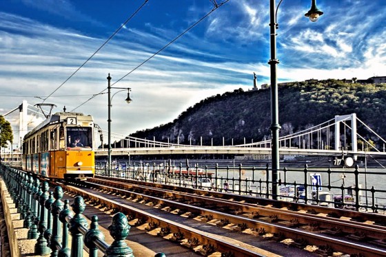 "Esperando el Tren" de Virgilio Rodriguez