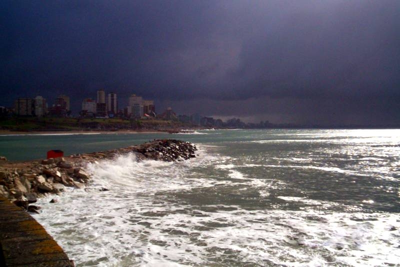 "Tormenta sobre el mar" de Silvina Iiguez